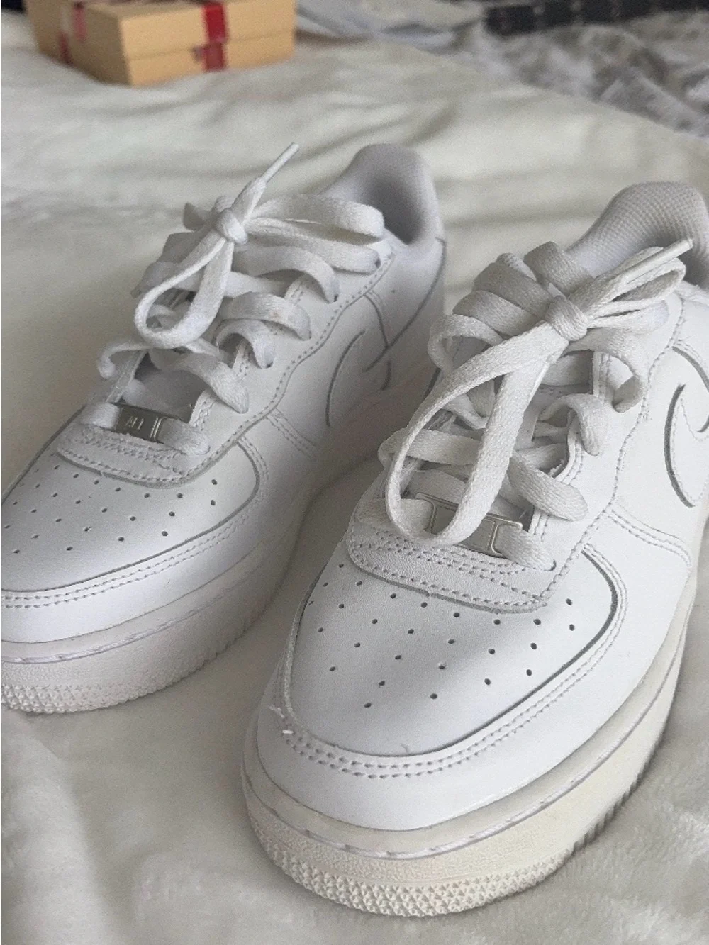 Nike White Low-Top Lace-Up Sneakers - Picture 2 of 4
